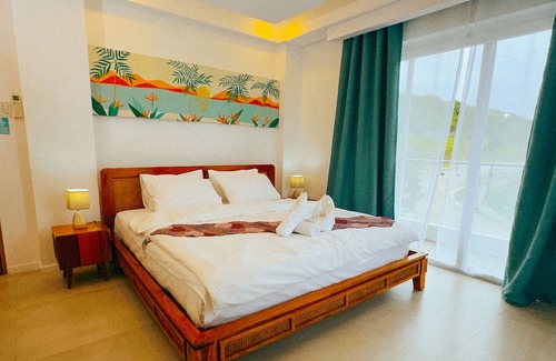 Yapak Villa | Spacious villa in Boracay with infinity pool and indoor pool Great for Groups