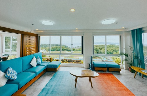Yapak Villa | Spacious villa in Boracay with infinity pool and indoor pool Great for Groups