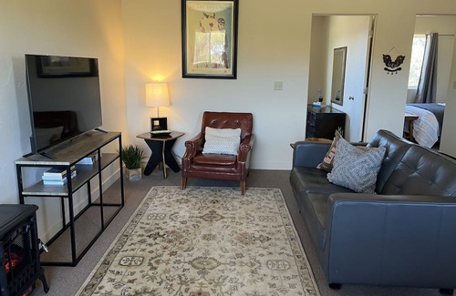 Mancos Apartment | Valle Verde Guesthouse in the heart of Mancos Valley. Pets Welcome!