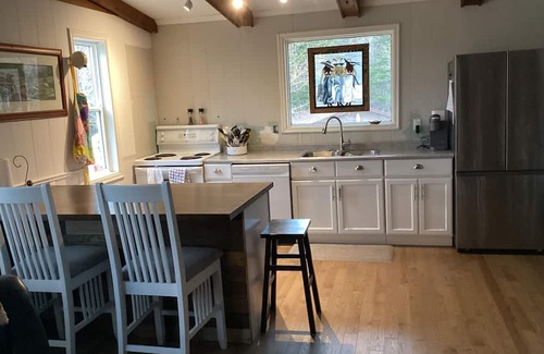 Terra Nova Cottage | Beautiful cottage on a quiet pond, less than an hour from St. John’s.