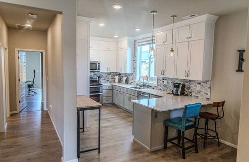 Enumclaw Apartment | Modern 1 Bedroom Attached Apartment with separate driveway and entrance.