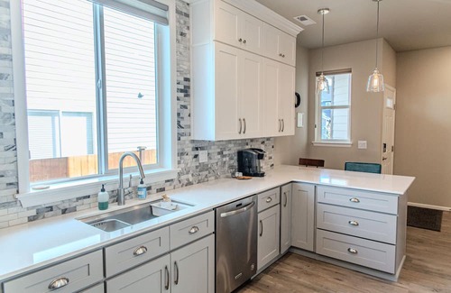 Enumclaw Apartment | Modern 1 Bedroom Attached Apartment with separate driveway and entrance.