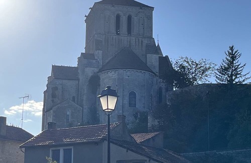 Valdivienne House | Maison Cocooning à la Campagne Près D'un Étang de Pêche et Château de Morthemer