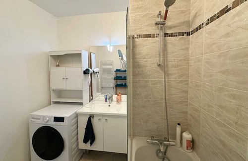 Bussy-Saint-Georges Apartment | Nouveau Disney Appartement 10pers + Parking + Netflix + Wifi + Nerf