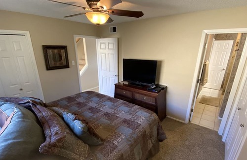 Briarcliff Condo | Lake Travis Access, pool and Hot tub!