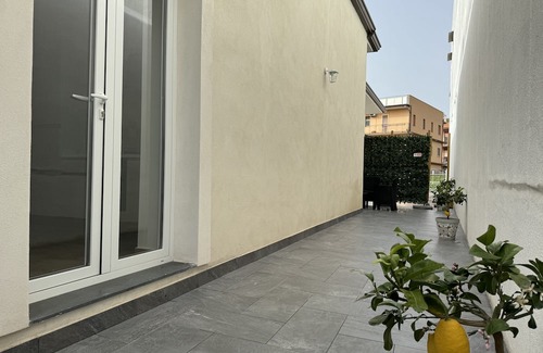 Fiumefreddo di Sicilia Apartment | Detached vacation home on the ground floor with courtyard