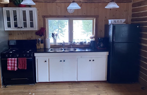 Merritt Cabin | Rustic Small Cabin