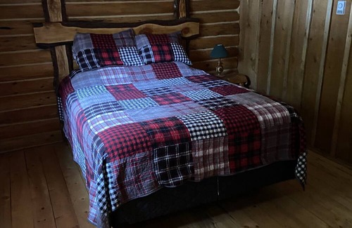 Merritt Cabin | Rustic Small Cabin