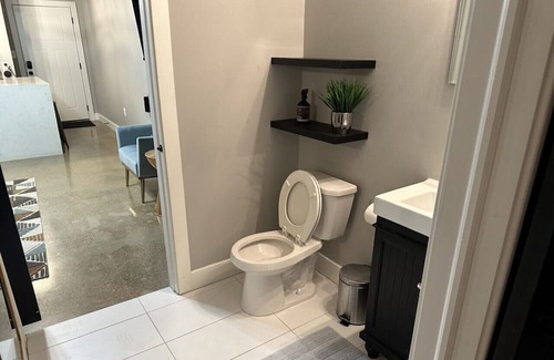 Federal Hill Apartment | Federal Hill Gem Close to Ravens Stadium and Camden Yards