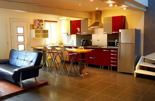 Aiguillon House | Homerez - Big property for 10 ppl. with terrace at Aiguillon