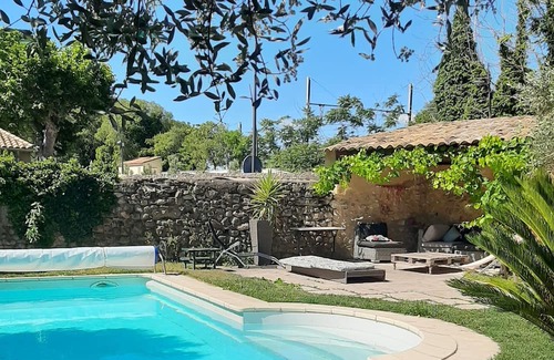 Mondragon House | Mas au Coeur D'un Village Provençal