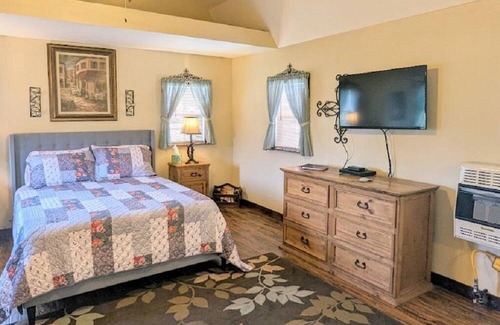 Davis Cabin | The Doll House - beautifully decorated cabin for up to four guests