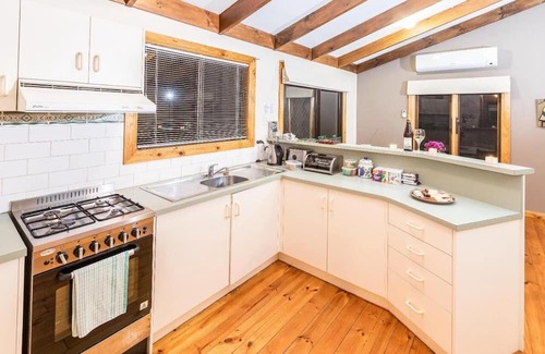 Spring Gully Cottage | Cosy & Secluded Bushland Cottage Retreat in Clare Valley