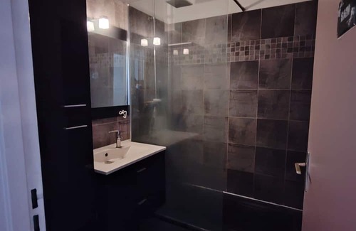 Combat Apartment | Spacieux T6 de 160 m2 en Duplex Avec vue Panoramique de Paris. Idéal !