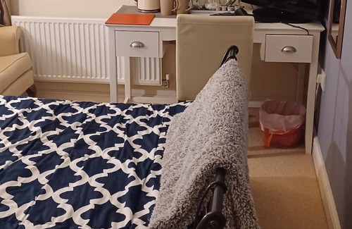 Aylesbury House | Lovely Quiet double bedroom with private bathroom available in Aylesbury UK