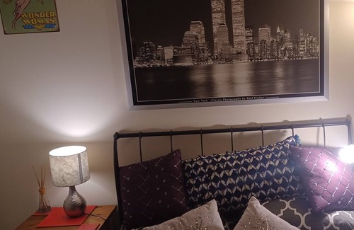 Aylesbury House | Lovely Quiet double bedroom with private bathroom available in Aylesbury UK