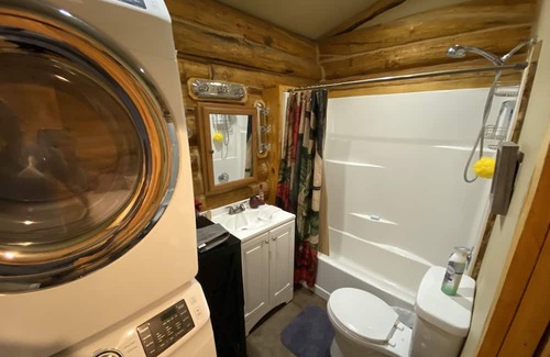 Knik-Fairview Cabin | Private Little Cabin On The Hill.