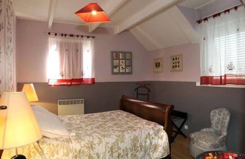 Eaux-Puiseaux Cottage | Cottage 'La Salle De Danse' with Private Terrace, Wi-Fi and Air Conditioning