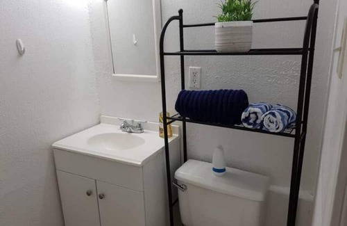 Brookhollow Apartment | Studio Apartment Close to Galleria