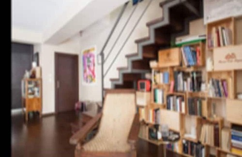 Khalandrion Apartment | Art Collection apartment with garden