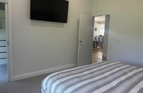 Yarram Other | Luxury farm house, Woodside. 10 min to a beach or a 25 min drive to a forest.