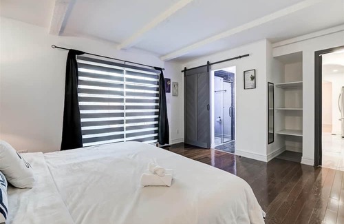 Markham House | Cozy home in Markham city where you can gather with family and friends.