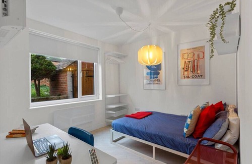 Derby House | OnPoint -LARGE 3 Bedroom House With Parking!