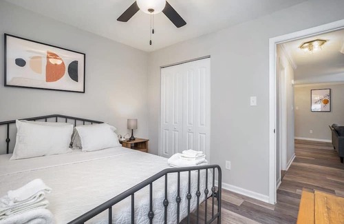 East Ocean View Apartment | OV Mosaic Oyster Suite