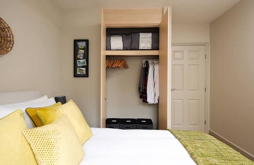 Malmesbury Apartment | Stylish Flat With Sofa Bed in Malmesbury!