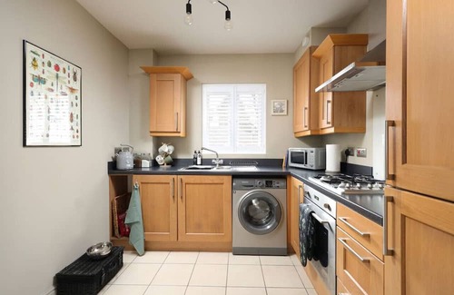 Malmesbury Apartment | Stylish Flat With Sofa Bed in Malmesbury!