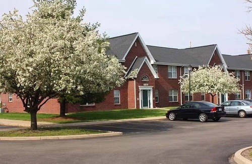 Bloomington Apartment | 3 Bedroom apartment - Close to Rivian