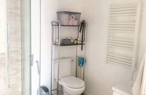 Montfermeil House | Homerez - House for 2 ppl. with swimming-pool, garden and terrace at Montfermeil