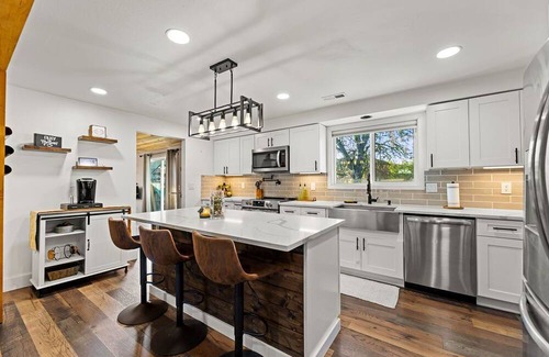Vancouver House | PNW's Urban Metro Haven