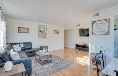 Tucson Apartment | Mountain-view Tucson Condo: 7 Mi to U of A!