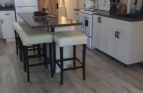 Onanole Cottage | Serenity on Second just minutes from Riding Mountain National Park