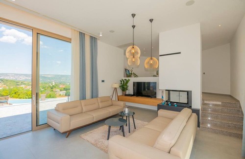 Zmijavci Villa | Luxury Villa Blue with a pool