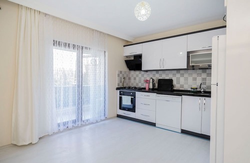 Osmangazi Apartment | Central and Cozy Flat w Balcony, and ACs in Bursa