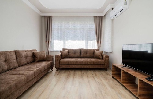 Osmangazi Apartment | Flat w Balcony Near Grand Mosque in Osmangazi