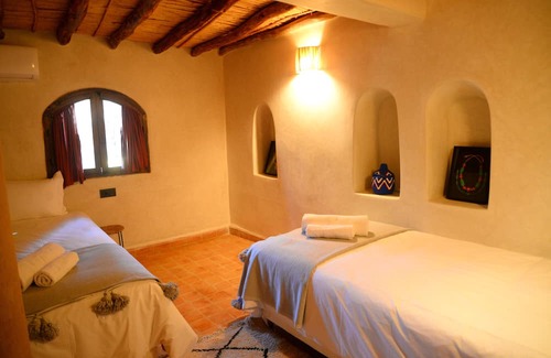 Amizmiz Villa | Villa Berbère Avec Piscine Bordé D'oliviers