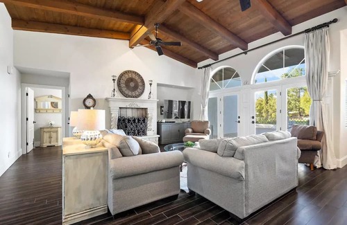 Forty Niners Country Club Estates House | Elegant Country Club Getaway Right Off The Fairway! 4bd/3bth/Air-Hockey
