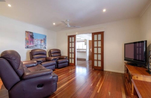 Walkervale House | Your House at Southside Central, Big home, Pet friendly, close to everything!