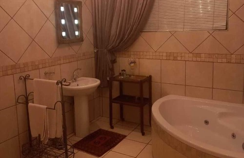 Potchefstroom House | Michael-Angelo Guest House