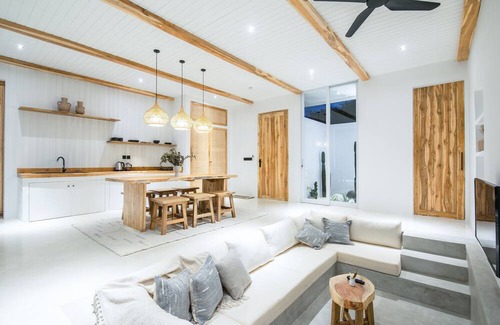 Pecatu Cottage | Modern 2BR Villa, 4min to Bingin's Coastal Charm