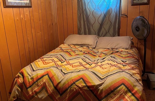 Bon Homme County Cabin | Cozy Cabin along Apple tree road with access to boat ramp for boating & fishing