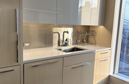 Financial District Condo | Huge HIGHRISE LUXURY CONDO LES MANHATTAN NYC w/All Amenities