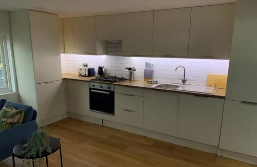 Kilburn Apartment | Stunning apartment- 2C Charteris