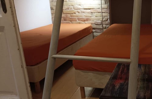 Erzsebetvaros Apartment | Coolors, quiet, relax.