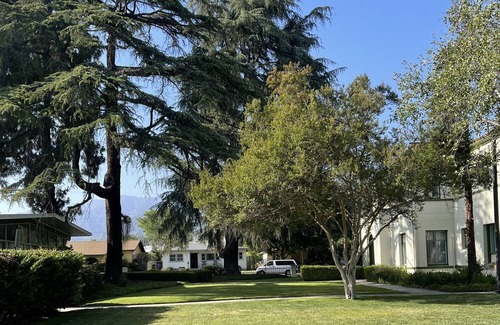 East Pasadena Apartment | One-story 4 bedrooms, 1.5 bathrooms in Pasadena