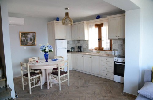 Sourpi Apartment | Goddess Athena Apartment