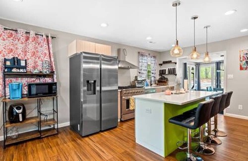 Southwest Raleigh House | Retro Radiance Midcentury Oasis